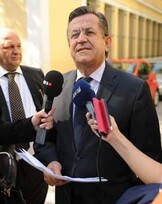 Νίκος Νικολόπουλος κατάθεση μήνυσης κατά Γ. Παπανδρέου για εσχάτη προδοσία