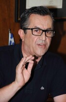 ΝΙΚΟΣ ΝΙΚΟΛΟΠΟΥΛΟΣ: «ΚΑΤΑΣΤΡΕΦΕΙ ΜΕ ΚΑΘΕ ΤΡΟΠΟ ΤΗΝ ΕΛΛΗΝΙΚΗ ΟΙΚΟΝΟΜΙΑ ΚΑΙ ΚΟΙΝΩΝΙΑ»  «Κοινωνική τορπίλη» ο ΟΑΕΕ