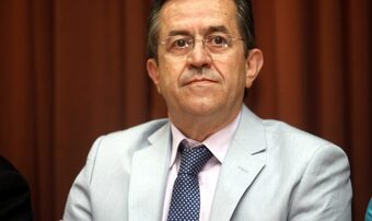 Νικολόπουλος: “Θα οδηγηθεί σε θάνατο η ελληνική φαρμακοβιομηχανία;”