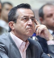 ΝΙΚΟΣ ΝΙΚΟΛΟΠΟΥΛΟΣ: ΦΤΑΝΕΙ ΚΑΙ ΠΑΛΙ Η ΩΡΑ ΤΟΥ ΚΑΡΑΜΑΝΛΗ Συνεστίαση παλαιών στελεχών της ‘’γαλάζιας γενιάς’’