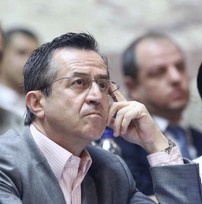 Ο Μητσοτάκης συνεχίζει την καταραμένη πολιτική Σημίτη ΓΚΡΙΖΑΡΟΝΤΑΣ …ΠΑΡΑΔΙΔΕΙ ΤΟ ΑΙΓΑΙΟ