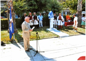 ΣΤΗΘΗΚΕ ΣΤΗΝ ΠΛΑΤΕΙΑ ΟΜΟΝΟΙΑΣ ΤΗΣ ΠΑΤΡΑΣ Η ΠΡΟΤΟΜΗ ΤΟΥ ΛΑΙΚΟΥ ΑΓΩΝΙΣΤΗ ΤΟΥ 21ΠΑΝΑΓΙΩΤΗ ΚΑΡΑΤΖΑ.