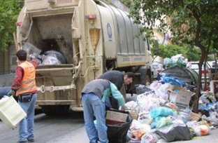 Η απορία Νικολόπουλου για τα σκουπίδια της Αιγιαλείας